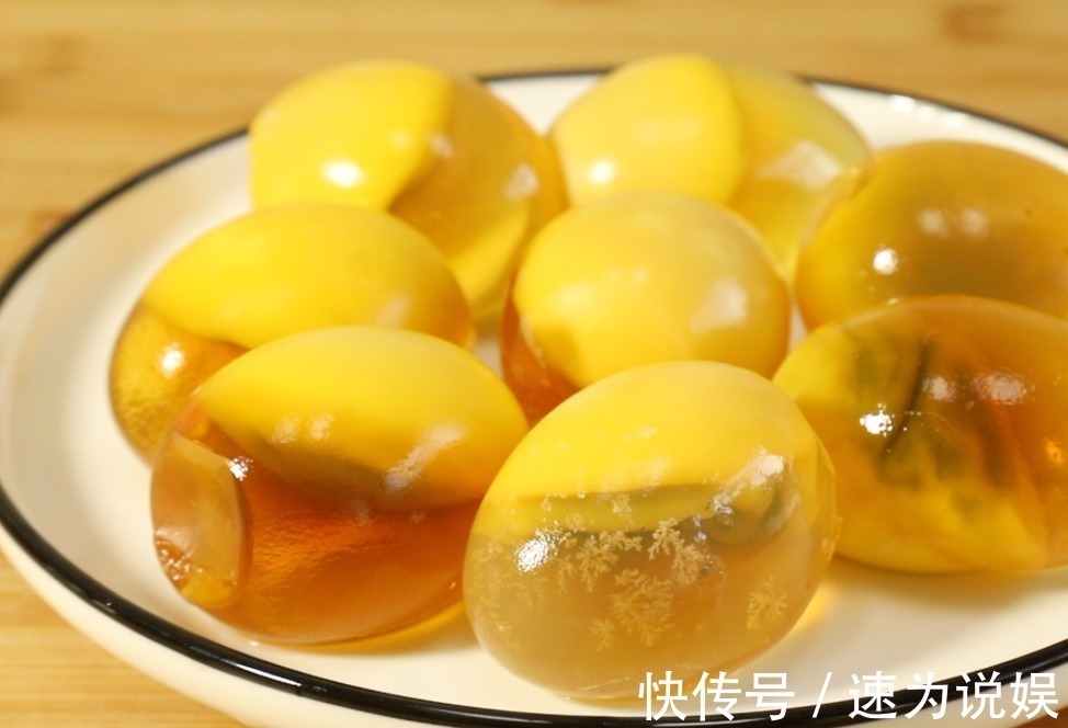 想吃皮蛋自己在家做，无任何添加，3天就能吃，做一次够吃20天