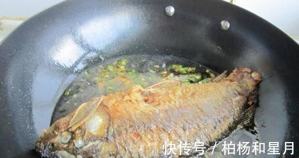 米饭|喉咙卡鱼刺怎么办别再喝醋、吞米饭了,教你一招轻松搞定!