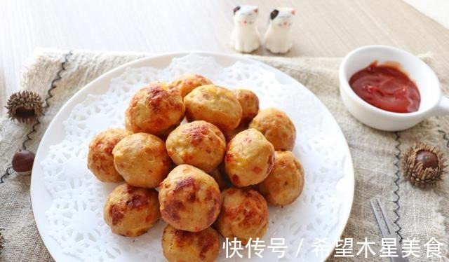 好吃|鸡肉做成丸子，简单煎一煎，外酥里软，一口一个真好吃！