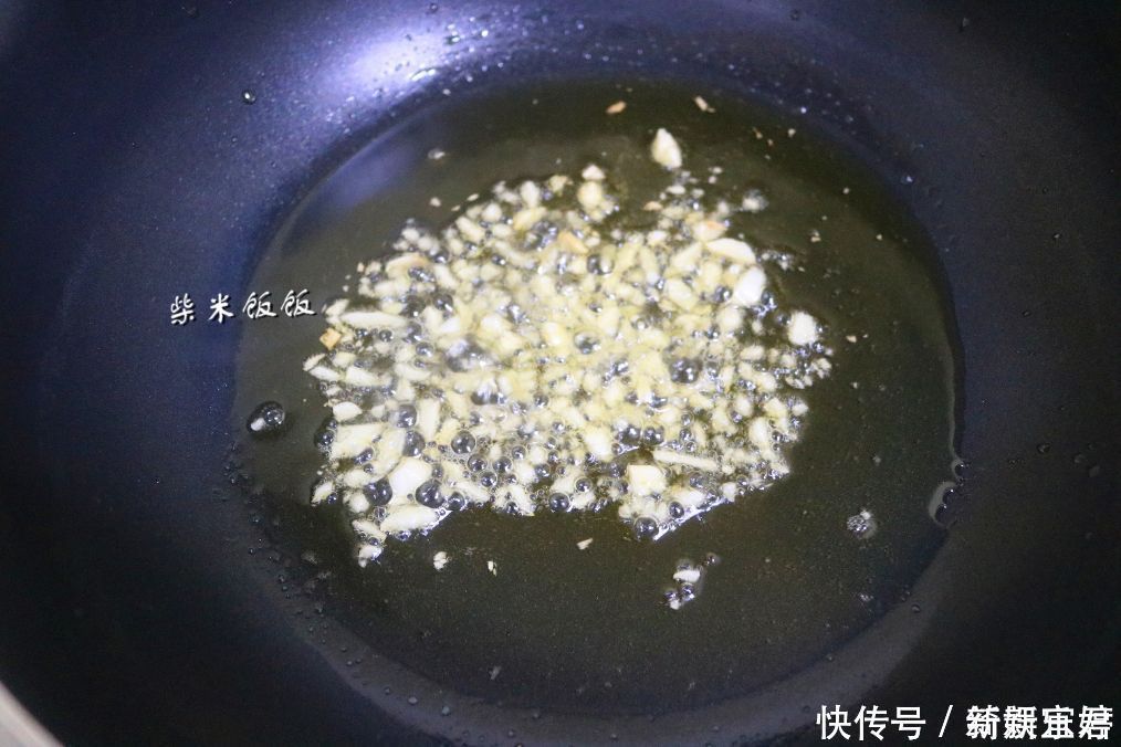 光盘|年后都爱吃素菜?这三种素菜一起炒,美味营养,上桌就光盘
