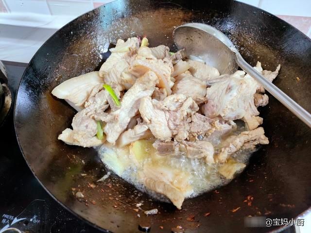 天冷了,家有孩子别不懂吃,这几样做一锅,暖身营养多,孩子长个