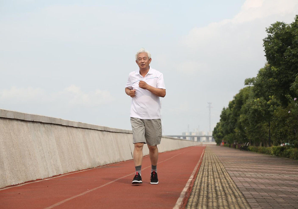 骨骼|运动是对抗衰老的双刃剑？老人运动应该注意什么？送你几条建议