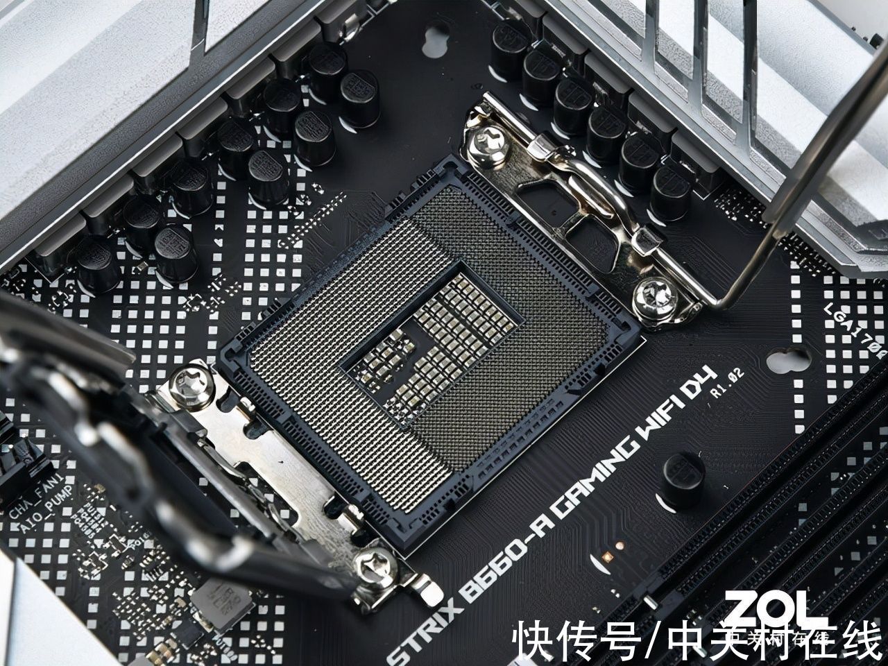 主板|新一代雪姬 华硕ROG STRIX B660-A GAMING WIFI D4吹雪主板图赏