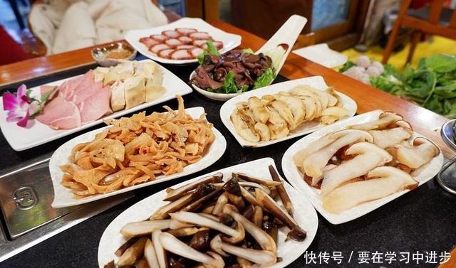 来昆明必吃的4大特色美食,外地人吃了都赞不绝口,味道棒棒哒