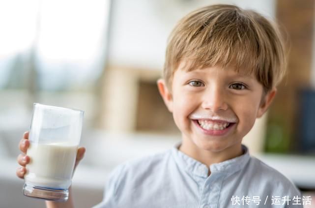 骨科醫(yī)師直言骨質疏松的3個預防方法,比喝牛奶還有效,快收藏