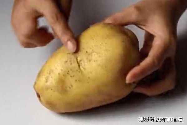 土豆|土豆去皮根本不用刀,只需一张纸,又快又干净还不浪费