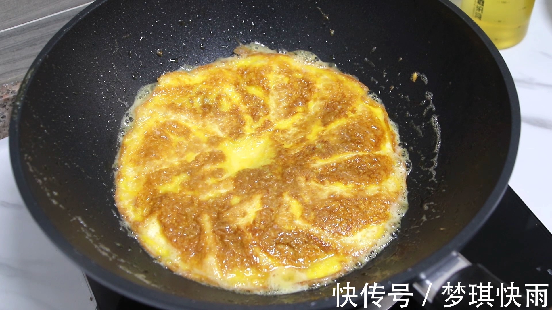 鸡蛋|用豆腐和鸡蛋做的这盘菜，在饭店卖到88块，我在家只用5块钱搞定