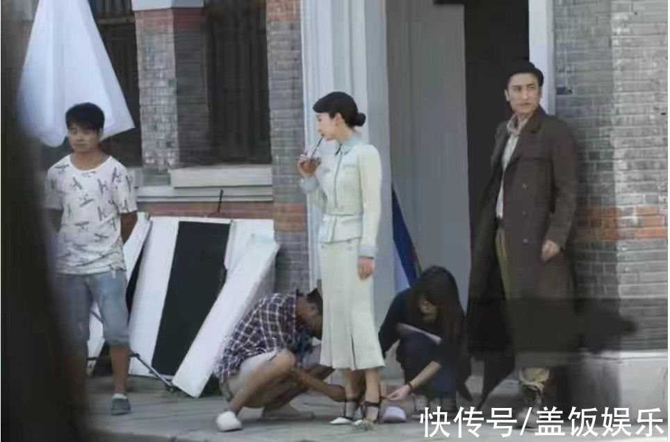 業內曝明星助理行業真相，月薪3000起錢少事多，做飯剪輯要求全能