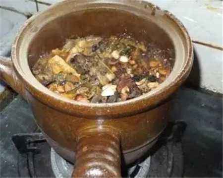 养花营养土不用买,5东西“捂一捂”,养花肥效好、不烂根