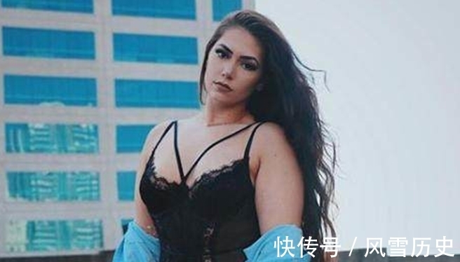 瑜伽|希腊胖妞，酷爱瑜伽，身材曲线凹凸有致很迷人