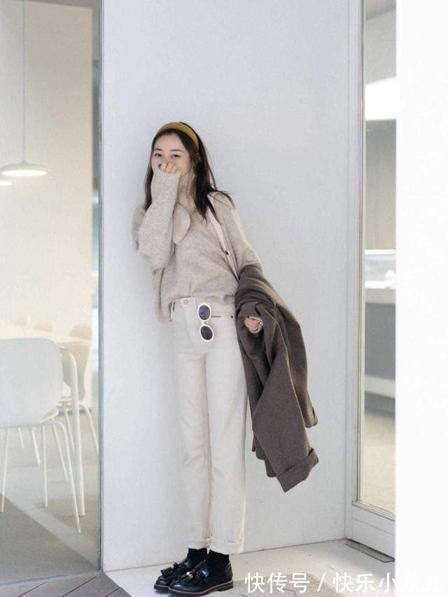 美女 秋冬大衣内搭选什么才好看,记住几个搭配技巧,让你变成大美女