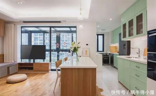 西厨|89㎡两室改三室，客厅不买沙发，舍弃电视墙，围合卡座很实用