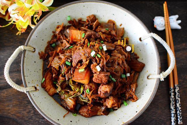 南方人梅干菜从来不做扣肉，这么烧才是最经典的味道，下饭好菜
