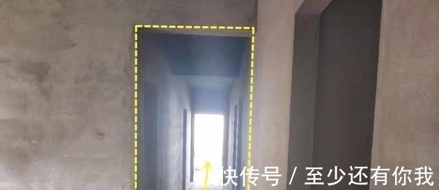 承重墙|长走廊户型的改善技巧:顶面开槽嵌入线性灯条,开阔明亮没有缺陷