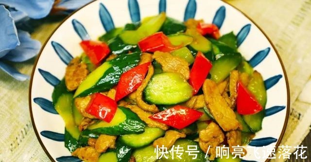 红椒|青瓜别凉拌,跟肉片炒一炒超下饭,清脆爽口不出水,多吃养颜排毒!