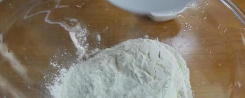  面粉|以后早餐就吃这个饼，又酥又香咬一口满嘴香，每次做了都嫌少