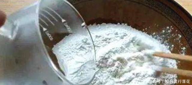 75岁的奶奶“烙饼”,没有一滴油,只要做这个