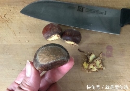 秋天|剥板栗不用手抠,用这种方法剥的真快,干净完整还不伤手,特轻松