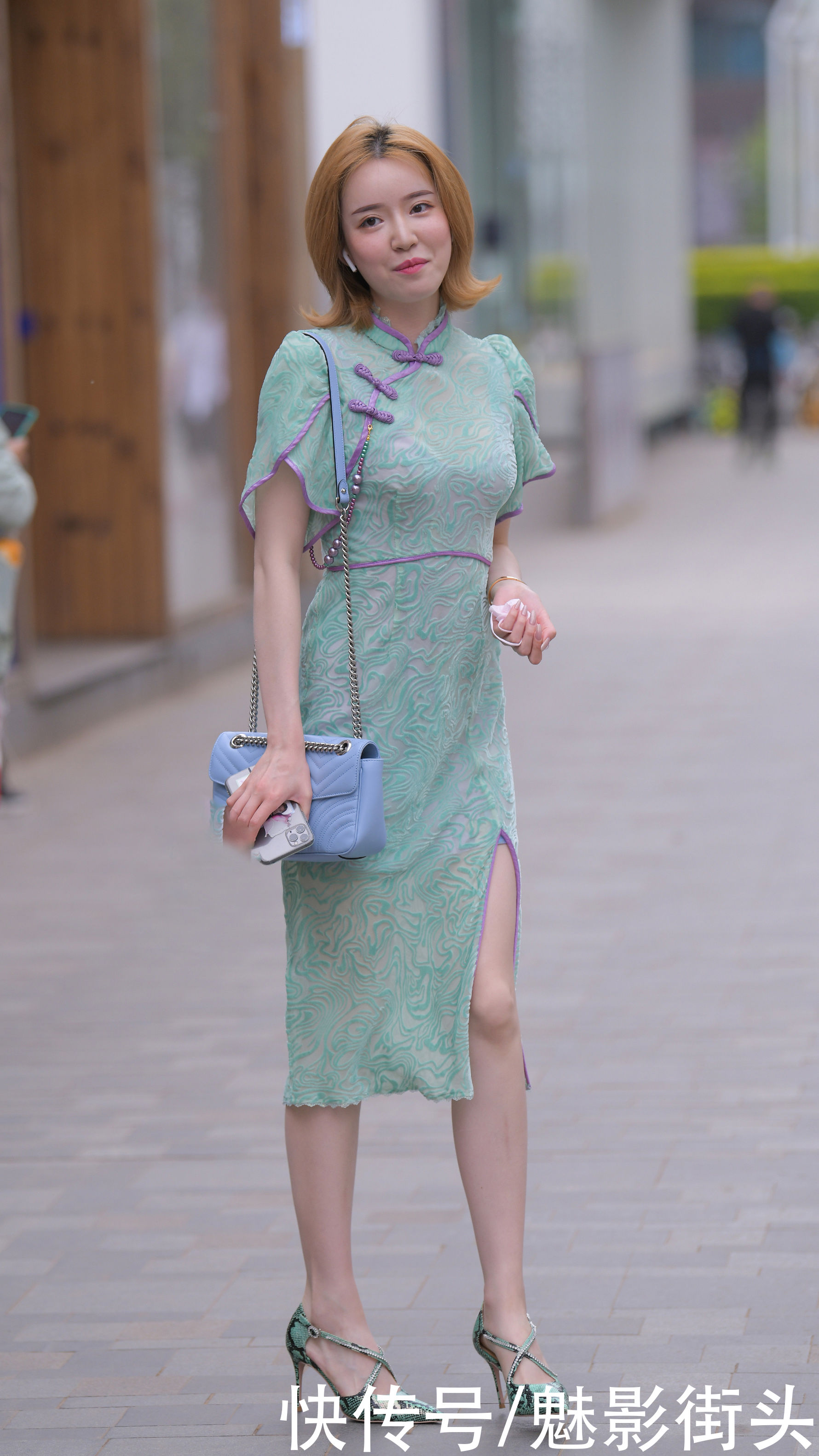 入春多穿绿色，绿色改良款旗袍+绿色高跟鞋，优雅体面又高级
