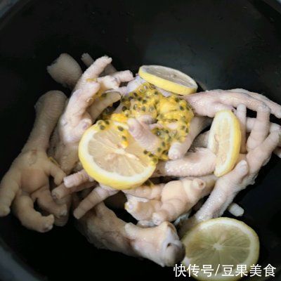 酸辣鸡爪走起，简单又好吃，吃货来收藏哦