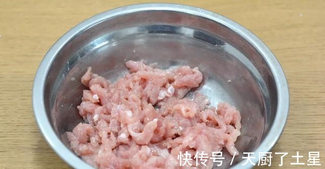 猪肉不管做啥菜,最忌放这3种调料,难怪猪肉又腥又柴不好吃!