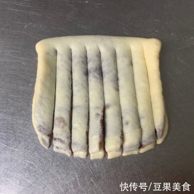 告诉你3个诀窍,在家也能做出豆沙面包卷卷