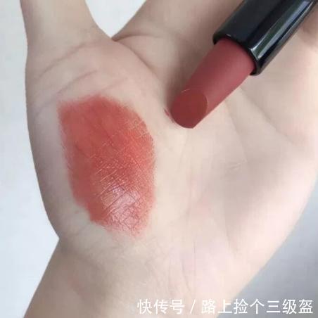 质地|让人心动的四只口红,倩丽温柔,unny 水润,花西子老网红!