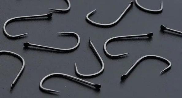 倒刺|钓鱼新手使用鱼钩的最大误区:别再用伊豆钓鲫鱼,钩型必须这样选