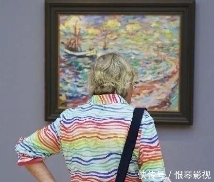 名画&他花2年时间,拍下1000个“撞衫”的人:撞衫不可怕,可怕的是……