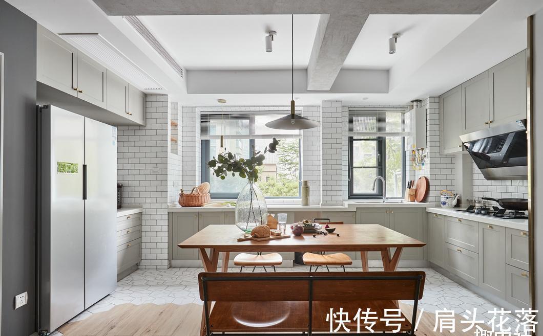 房屋|厨房吊顶这样选,房屋整体时尚又美观,2大方法,提升厨房幸福感