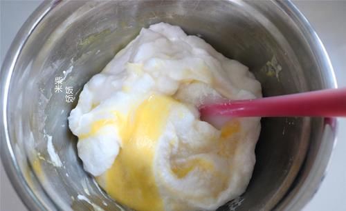 孩子要吃蛋糕，我用6个鸡蛋做一盘，香软可口，比买的好吃