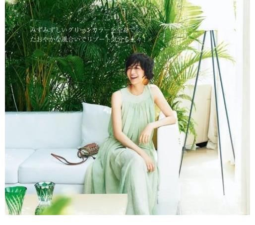 色彩|日本太太的时尚穿搭，使用色彩搭配，穿搭出气质，看着很有质感