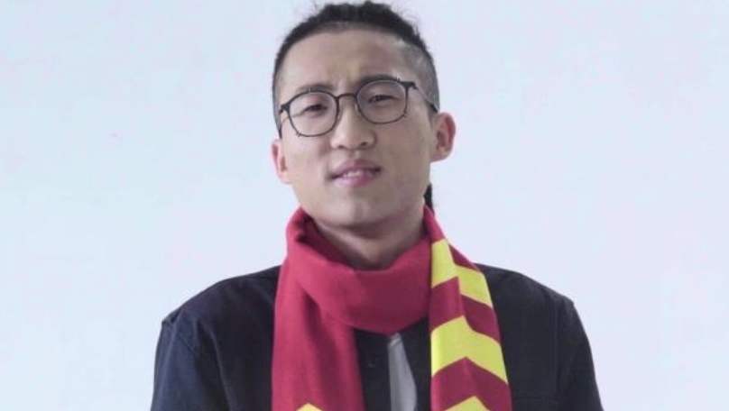 因没观众缘，被何炅黄磊踢出群聊，却在国外被万人追捧！