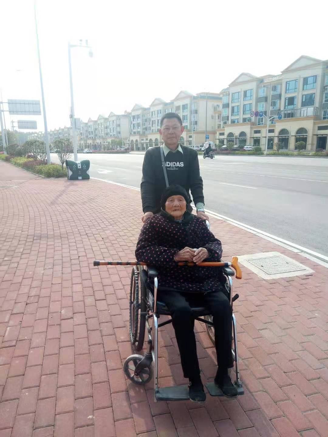 湖北通城：百岁老人的长寿之道