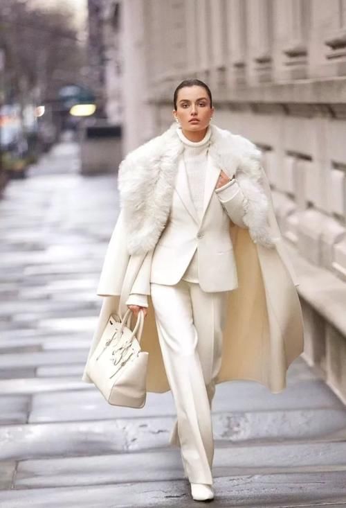 冬天就应该穿白色！学会这些“搭配重点”，绝对又美又吸睛