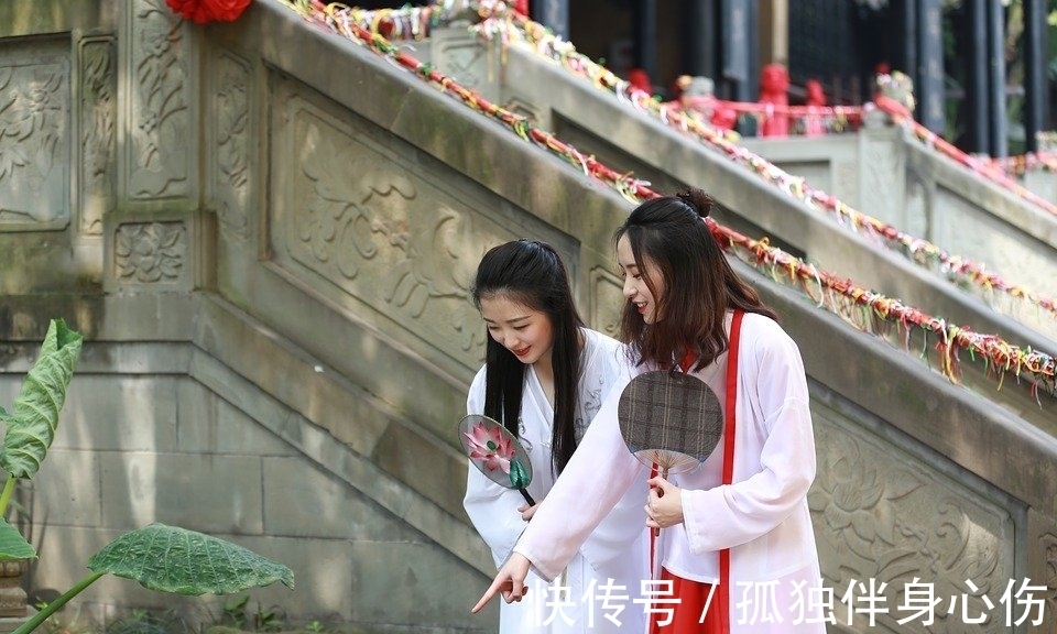 江城子&苏轼有多少词作传世,他常使用的是哪些词牌,最长的一阕词是什么