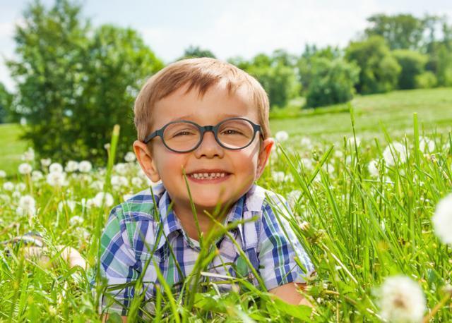 爷爷|爷爷叫秋日,爸爸叫秋季,爷爷随口给孙子想的名字让民警不禁笑翻
