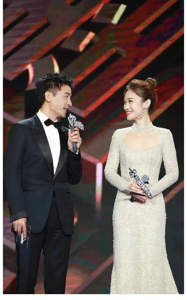 郭曉冬和藍羽老師主持《潮起中國非遺煥新夜，真是帥哥美女