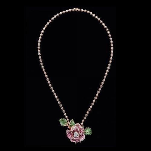 Dior新一季高级珠宝系列「RoseDior」：致敬经典玫瑰