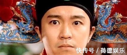 土财主&土财主为炫耀头衔挂出上联,一秀才路过添上一笔,惹人哈哈大笑