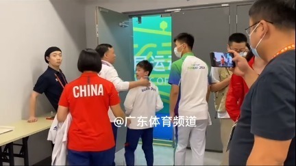 红姐|全红婵为人处世真敞亮!红姐把自己的宝贝送给领导,真是会来事