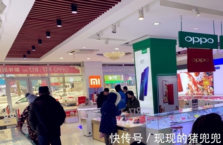网购|网购手机和实体店买手机，有什么区别？看完总算知道了