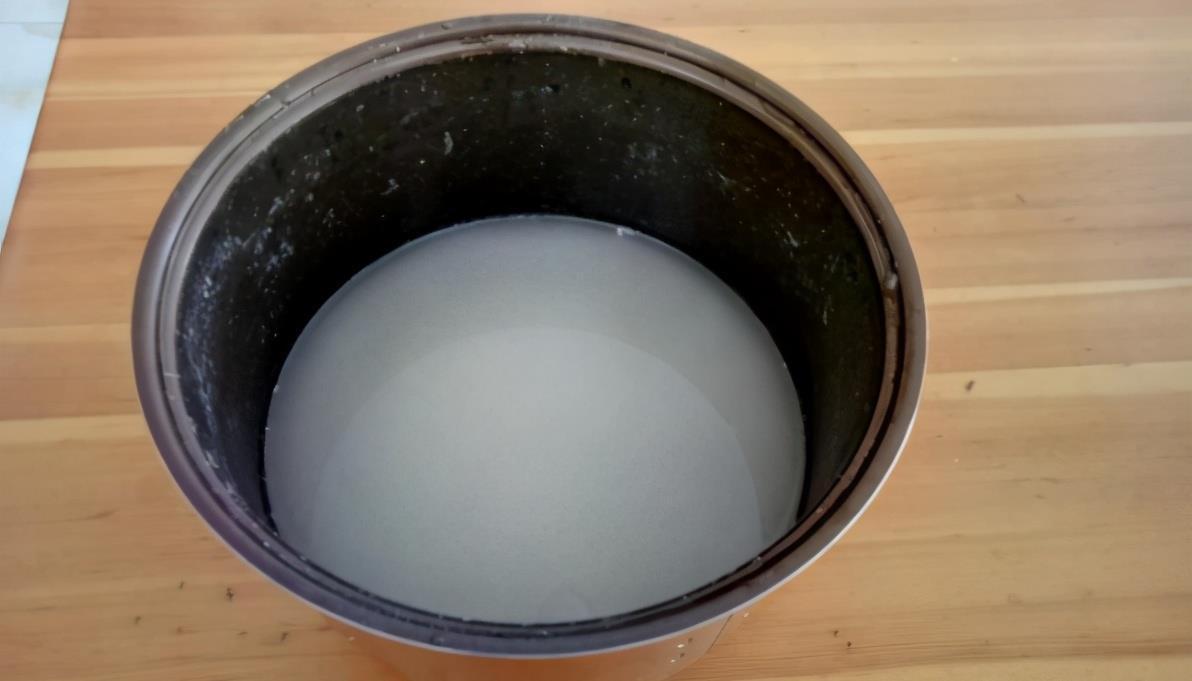 没有肥料养花,拿3样东西自制,操作简单,还能解决花钱问题