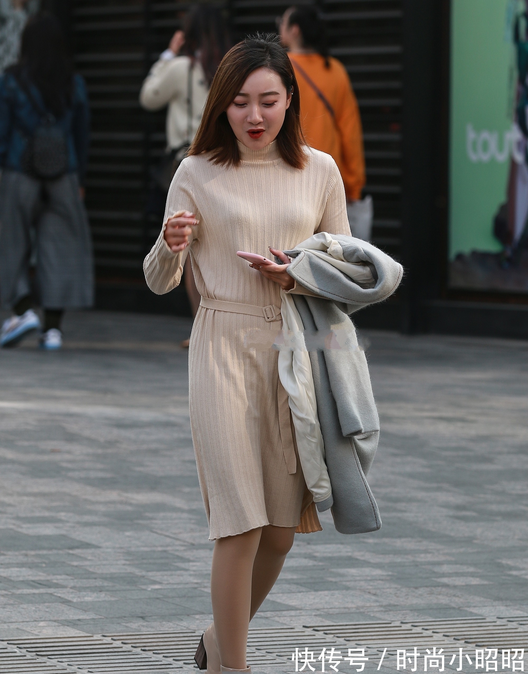 淑女 针织连衣裙，穿起来温柔又淑女，冷了加个外套就可以