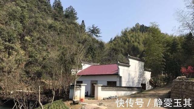 翻盖|农村宅基地翻修后,产权归谁是所有农村房屋都允许翻建吗