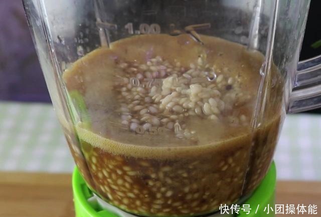 大米别再煮粥,加2个鸡蛋,教你新吃法,4碗都不够吃,真香