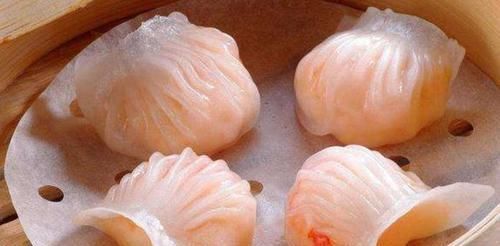 还没吃到就开始流口水了，鲜虾这样做，晶莹剔透，一口一个