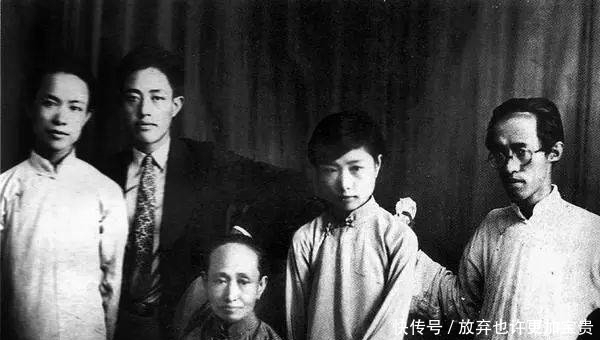 沈从文:玫瑰与九妹!