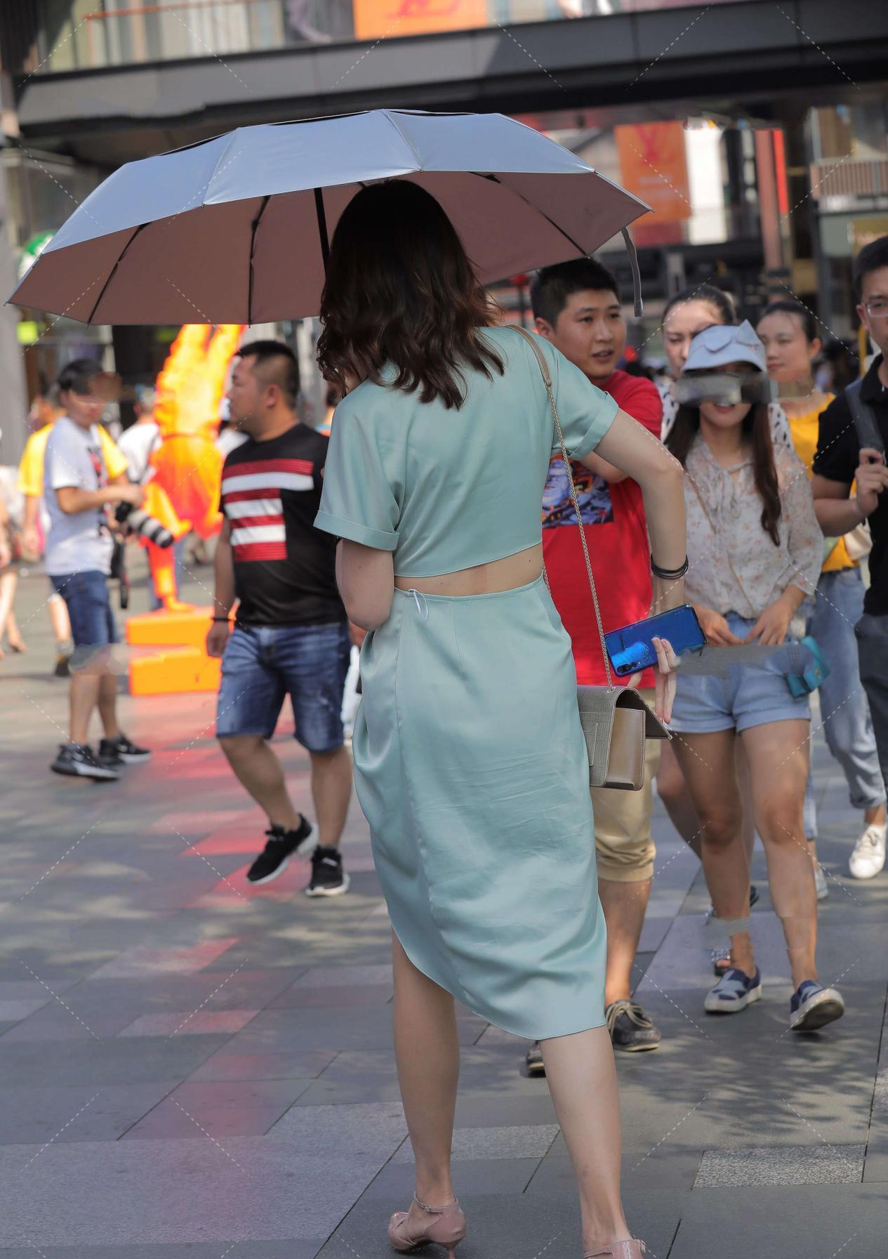 粉色|时尚:粉色的减龄效果好,有着一种温柔甜美的气息