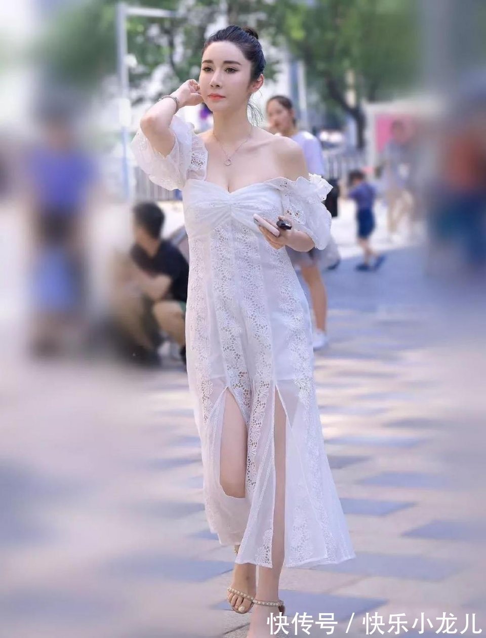 简略|爸爸说这样的女人最有福气,微胖姑娘为啥还这么迷人?你认为那?